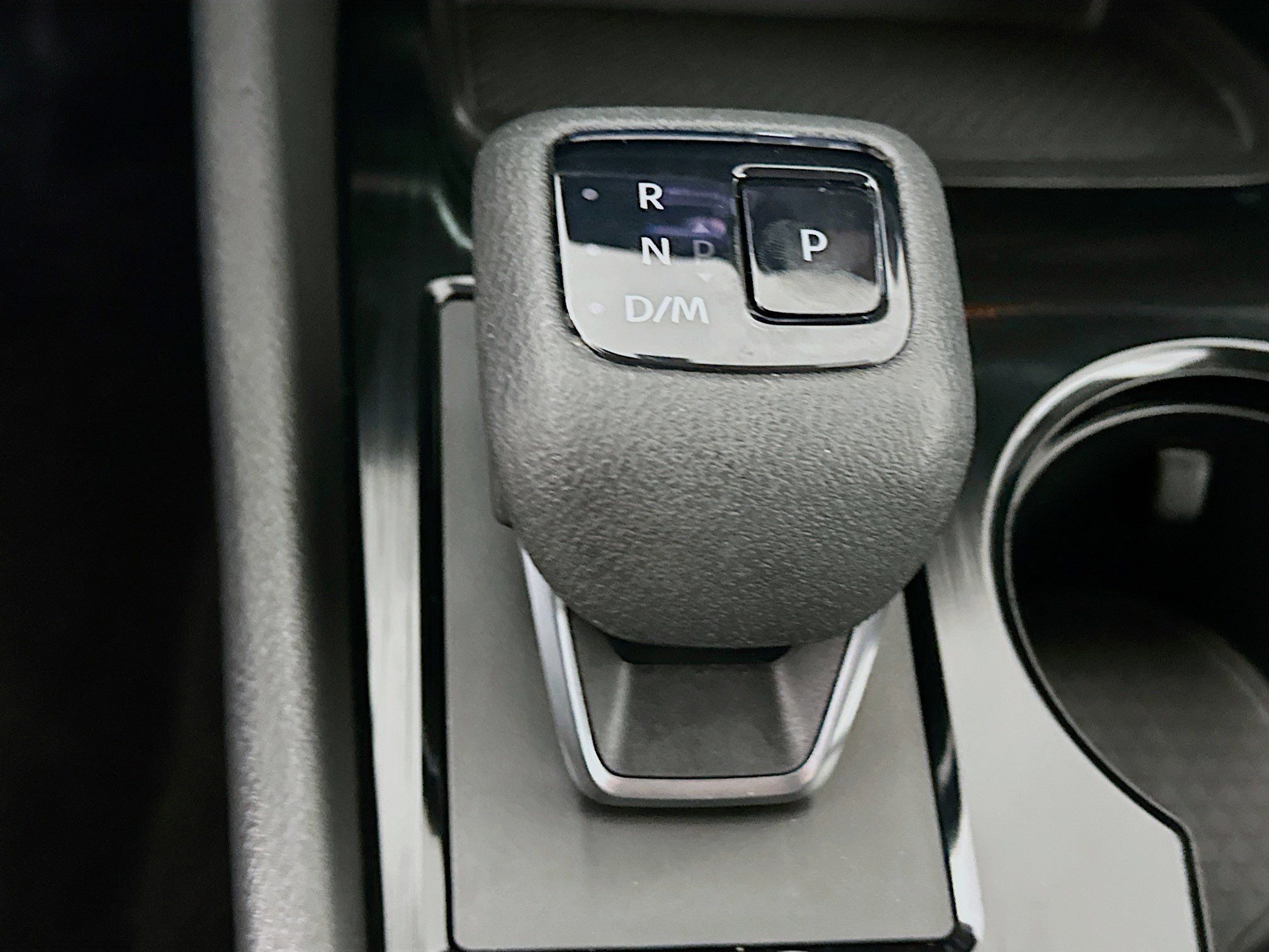 Used 2023 Nissan Rogue SV image 24