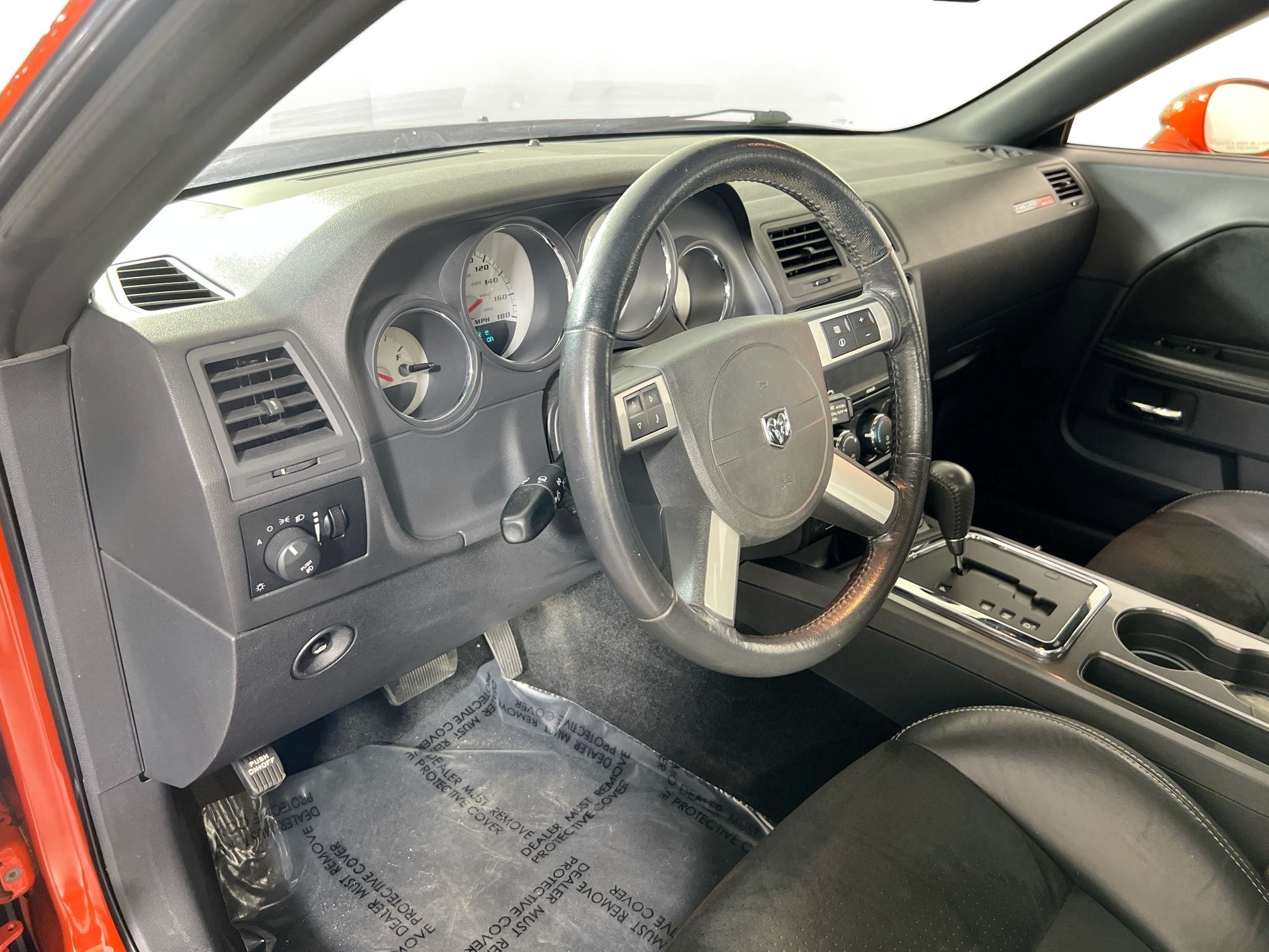 Used 2009 Dodge Challenger SRT8 RWD image 9