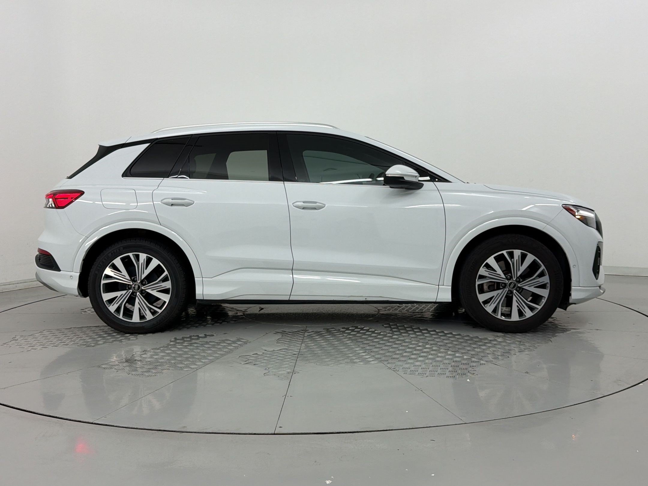 Used 2023 Audi Q4 e-tron Premium Plus w/ Premium Plus RWD image 8