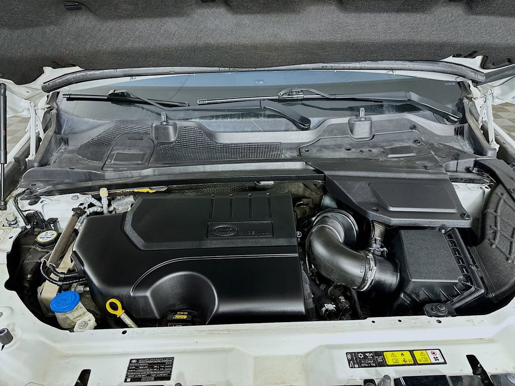 Used 2018 Land Rover Discovery Sport HSE AWD/4WD image 32