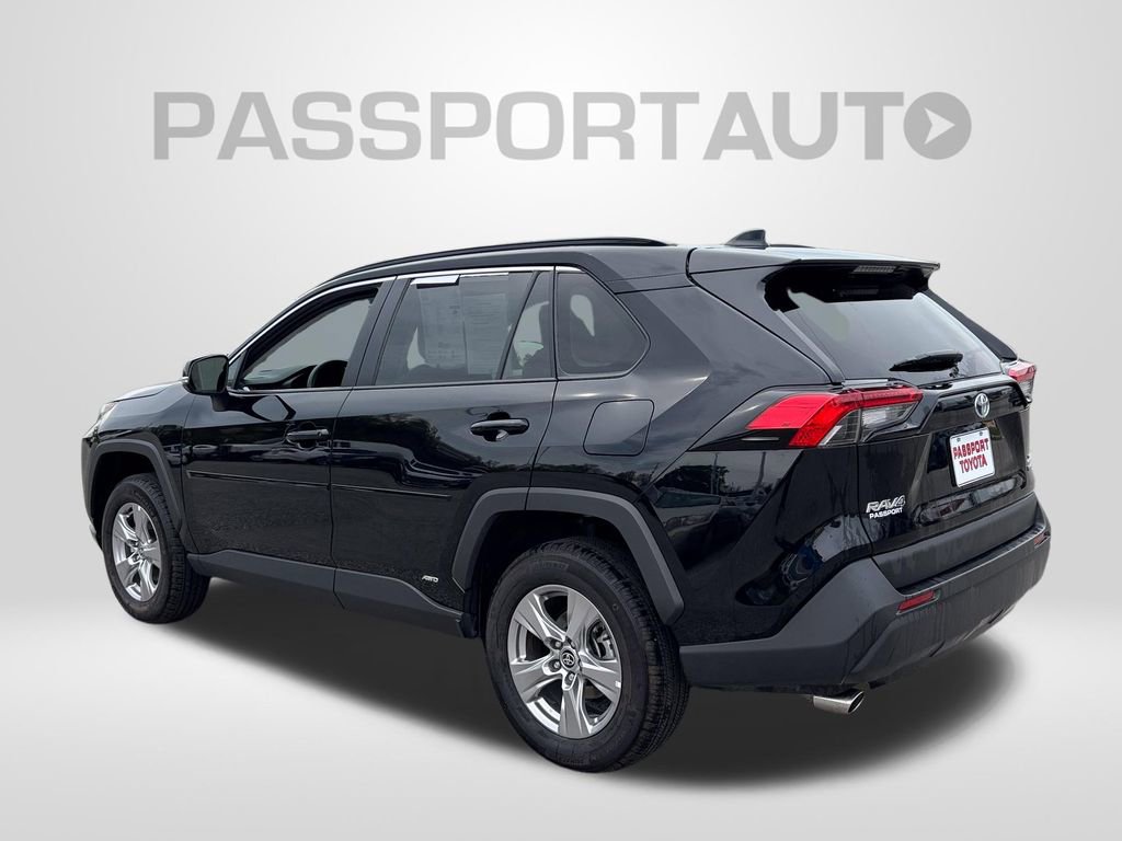 Certified 2022 Toyota RAV4 XLE w/ Convenience Package image 4