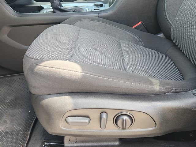 Used 2023 Chevrolet Traverse LT image 23
