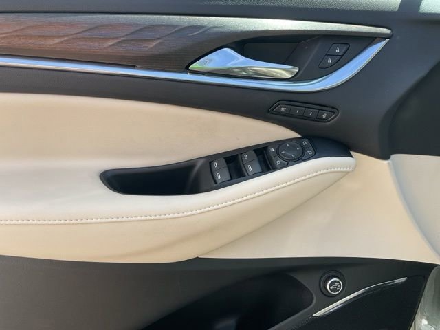 Used 2023 Buick Enclave Avenir w/ Avenir Technology Package image 31