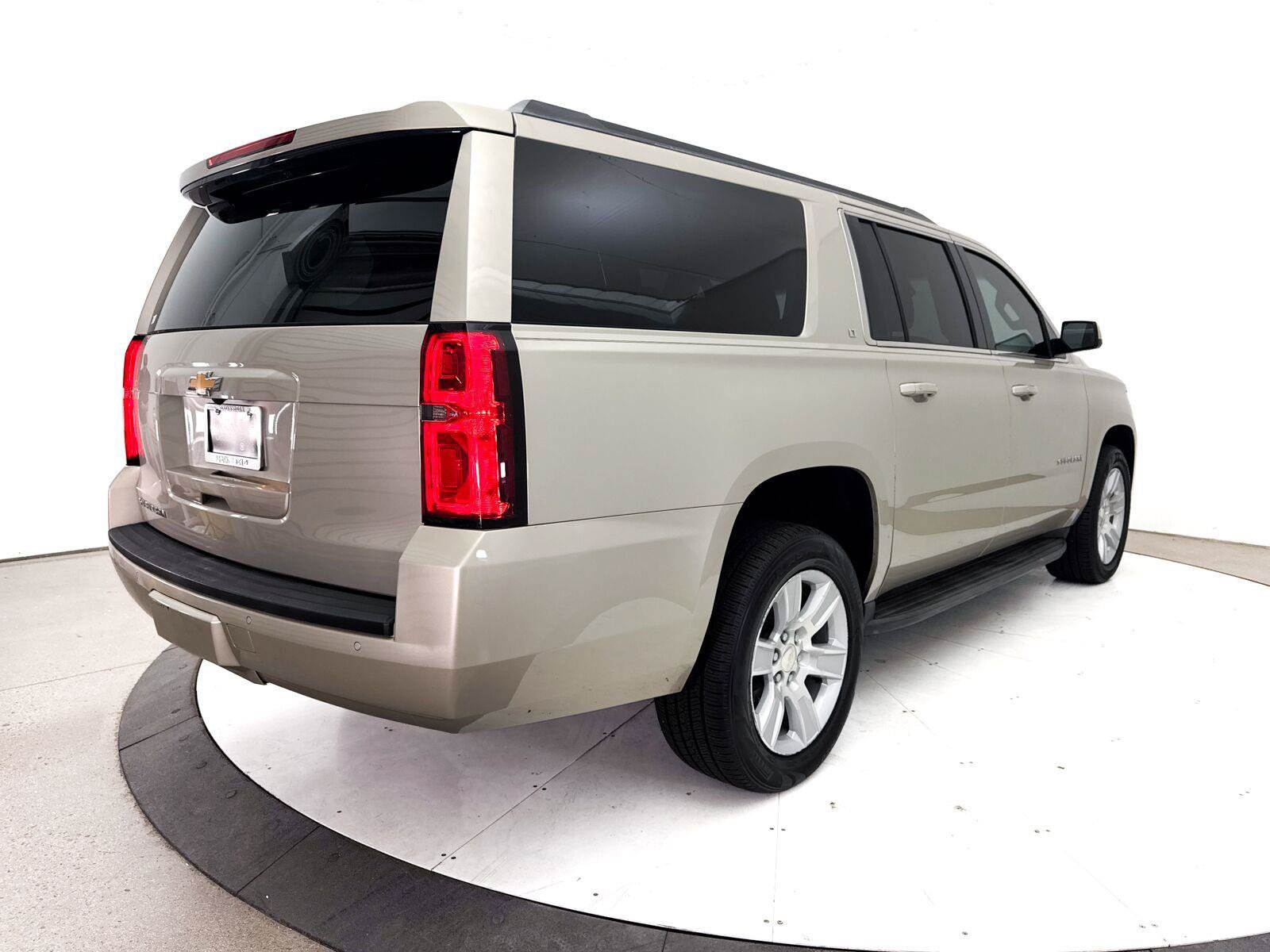 Used 2015 Chevrolet Suburban LT w/ Luxury Package RWD image 14