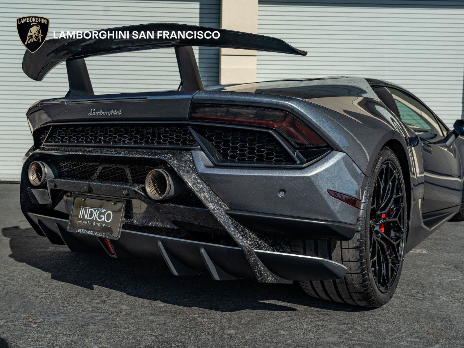 Used 2018 Lamborghini Huracan Performante AWD/4WD image 15