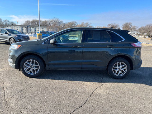 Used 2024 Ford Edge SEL w/ Convenience Package image 3