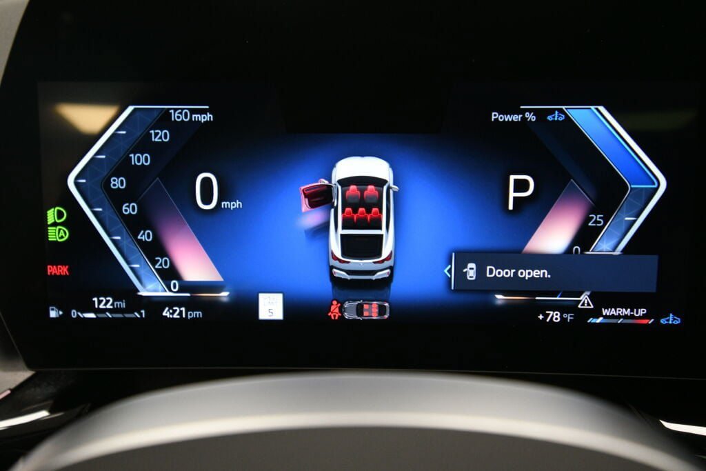 Used 2026 BMW X2 xDrive28i AWD/4WD image 13