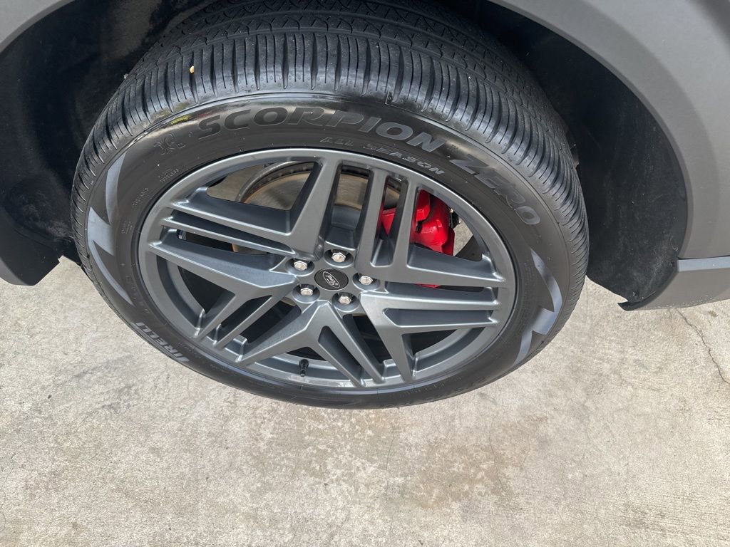 Certified 2025 Ford Explorer ST image 34