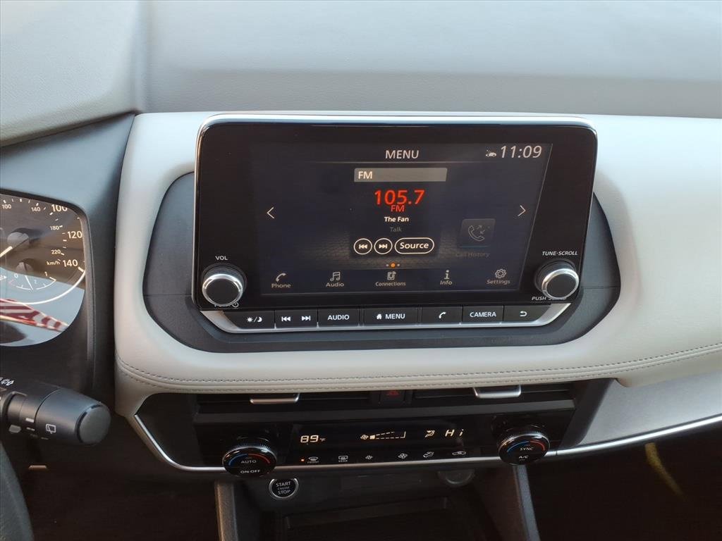 Used 2023 Nissan Rogue SV image 27