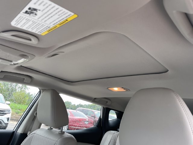Used 2017 Nissan Rogue Sport SL w/ SL Premium Package FWD image 27
