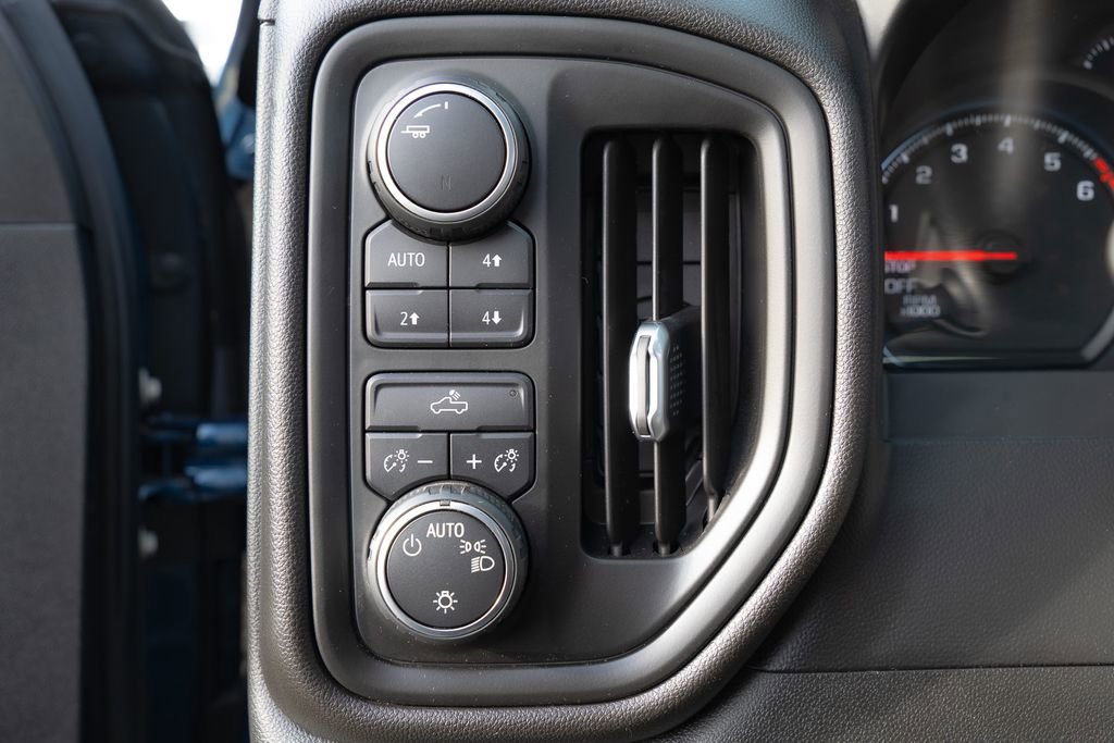 Used 2019 Chevrolet Silverado 1500 Custom Trail Boss image 17