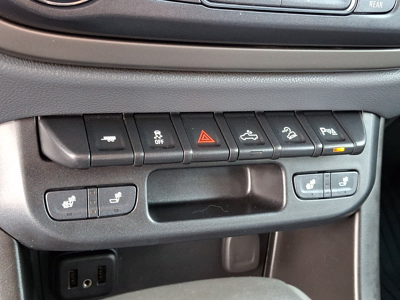 Used 2019 Chevrolet Colorado Z71 AWD/4WD image 28