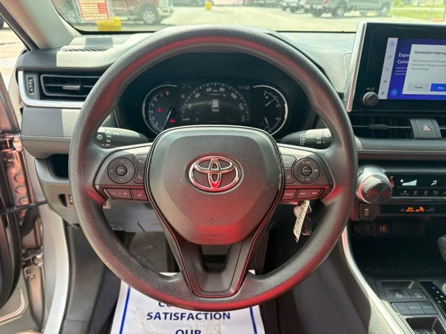 Used 2023 Toyota RAV4 LE image 15