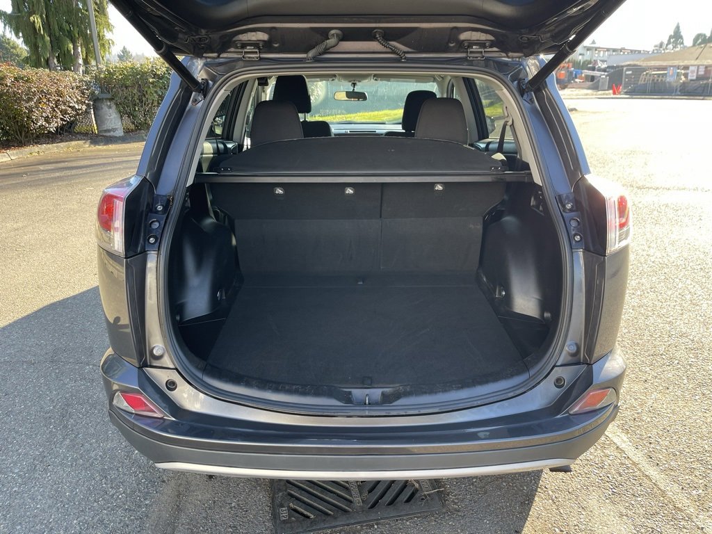 Used 2016 Toyota RAV4 XLE image 4