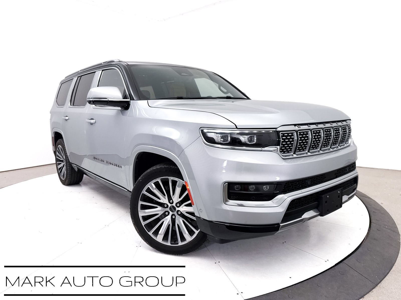 Used 2022 Jeep Grand Wagoneer Series III w/ Flexible Seating Group AWD/4WD image 1