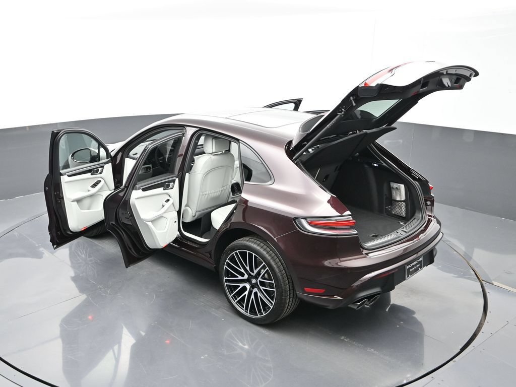 Certified 2026 Porsche Macan AWD/4WD image 31