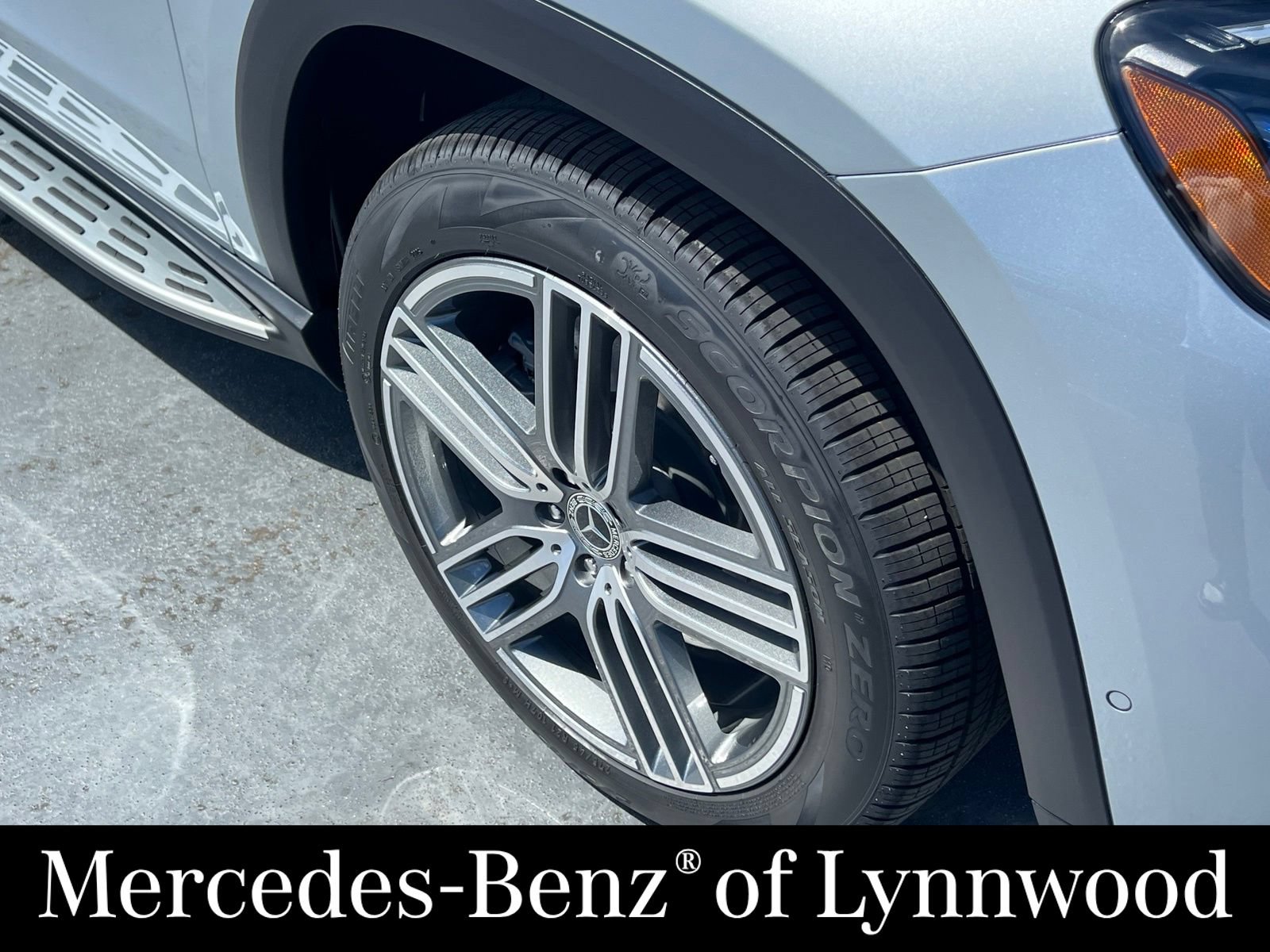 New 2026 Mercedes-Benz GLS 450 4MATIC image 2