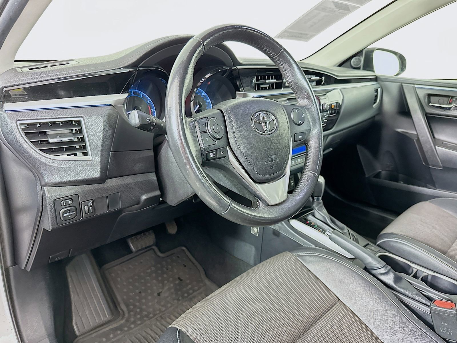 Used 2016 Toyota Corolla S w/ Body Protection Package #1 FWD image 10