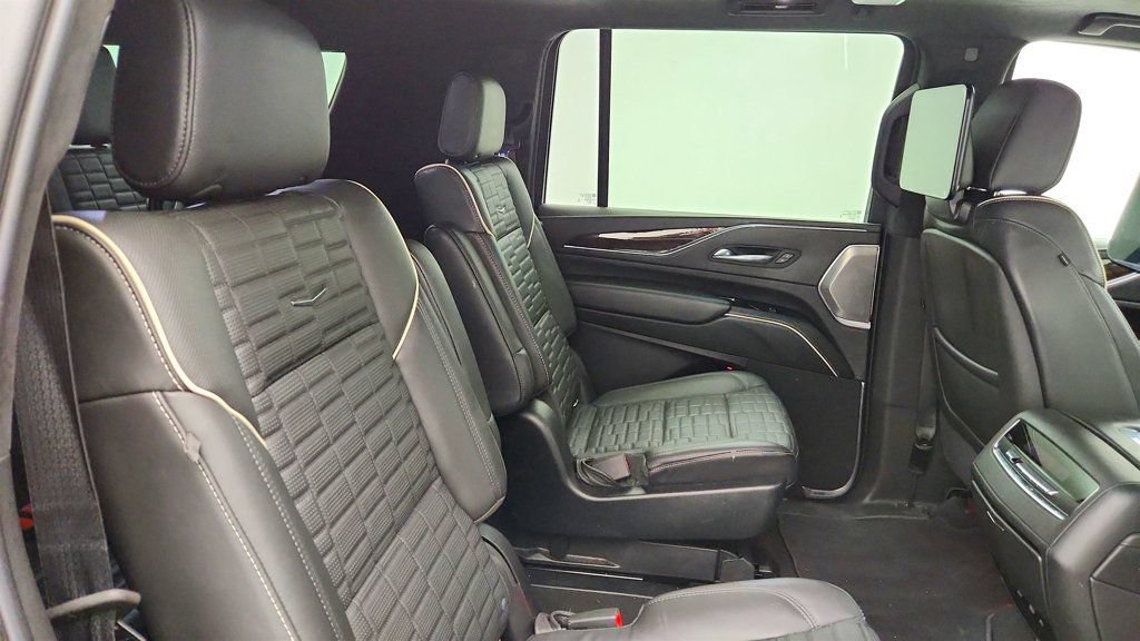 Used 2021 Cadillac Escalade ESV Premium Luxury Platinum w/ Heavy-Duty Trailer Package AWD/4WD image 27
