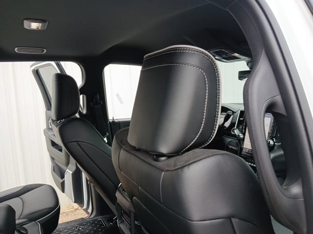 New 2026 RAM 5500 4x4 Crew Cab w/ Laramie Trim Package image 19