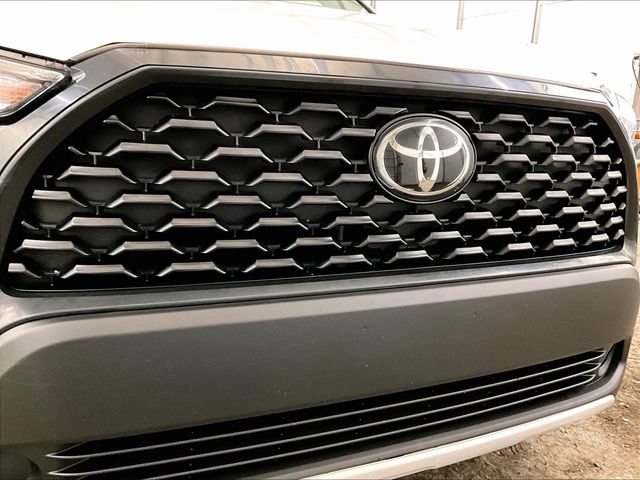 Used 2023 Toyota Corolla Cross LE w/ Moonroof Package FWD image 31
