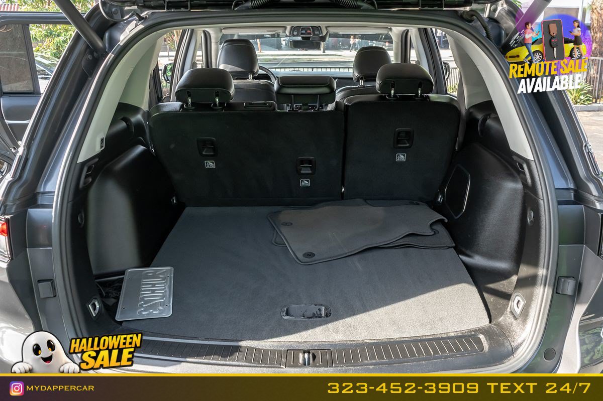 Used 2023 Jeep Grand Cherokee Limited w/ Luxury Tech Group II RWD image 17