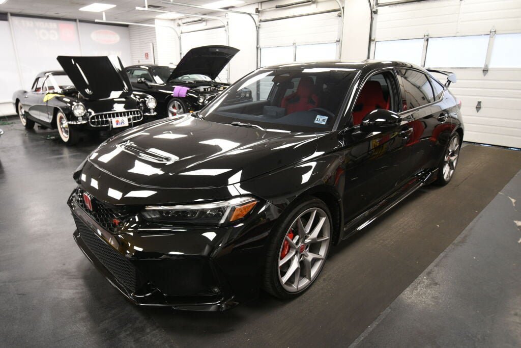 Used 2025 Honda Civic Type R image 16