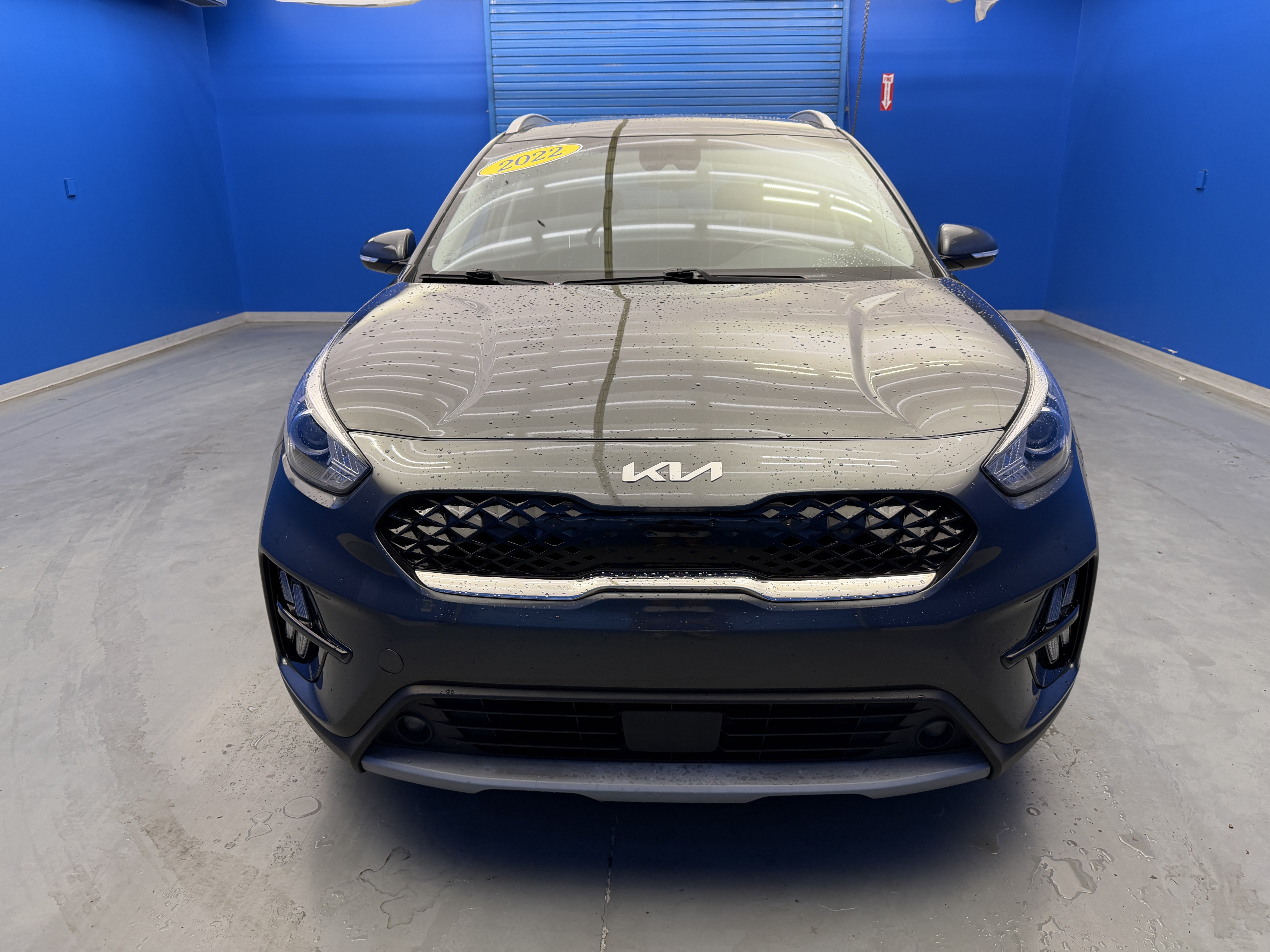 Used 2022 Kia Niro EX FWD image 3