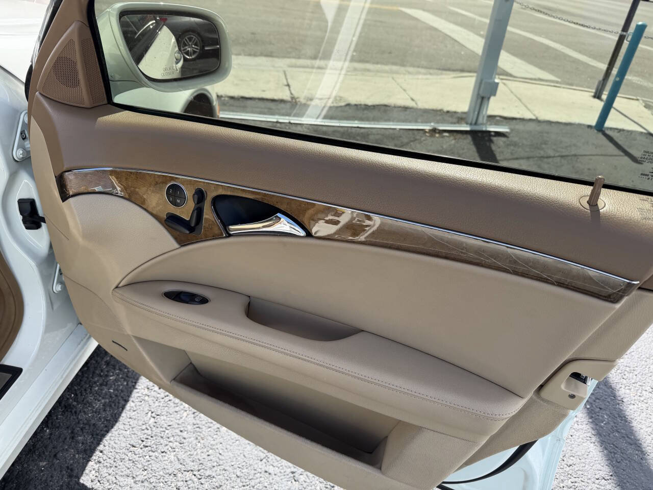 Used 2007 Mercedes-Benz E 350 4MATIC Sedan image 17