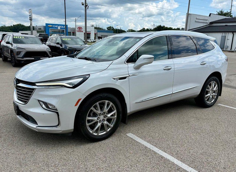 Used 2022 Buick Enclave Essence w/ Experience Buick Package FWD image 8