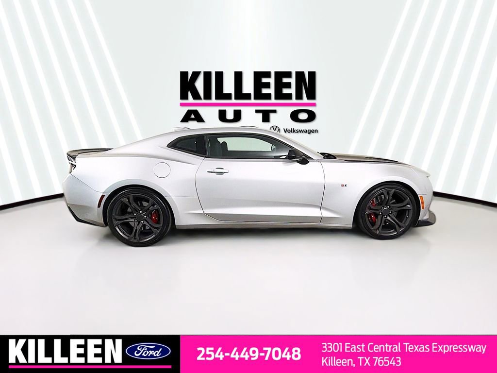 Used 2017 Chevrolet Camaro SS image 9