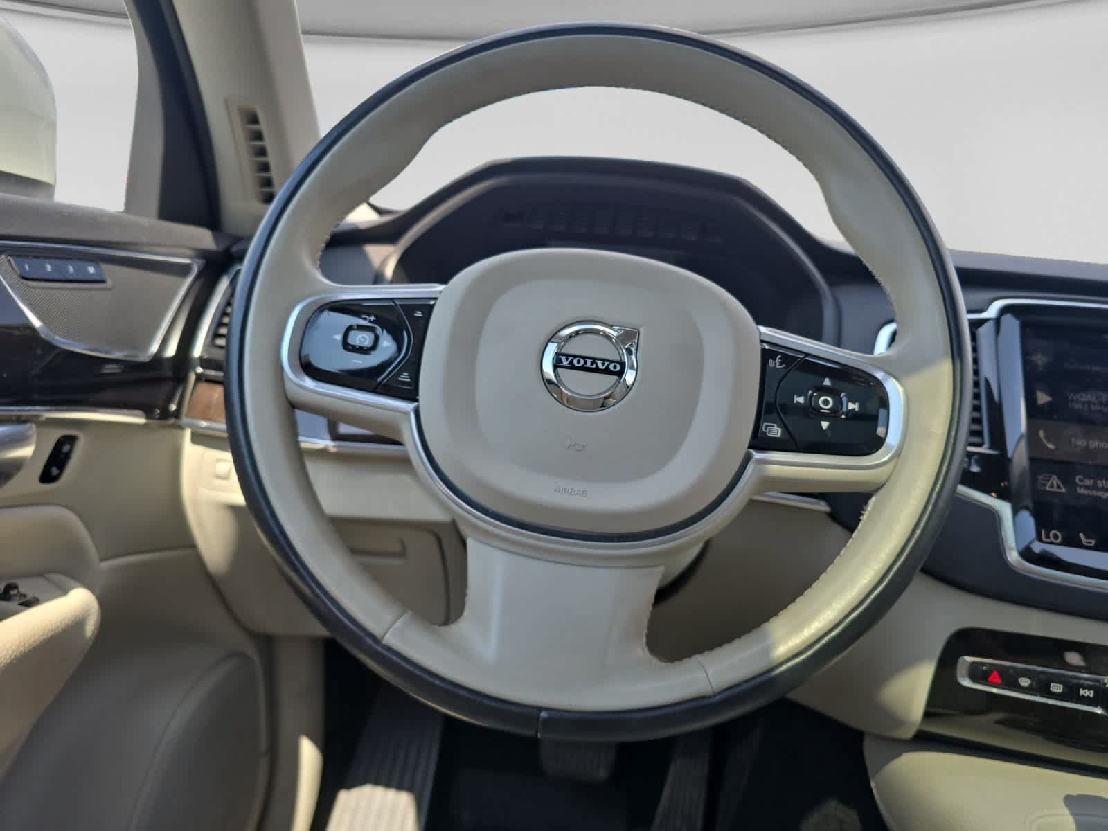 Used 2018 Volvo XC90 T6 Momentum w/ Convenience Package AWD/4WD image 10