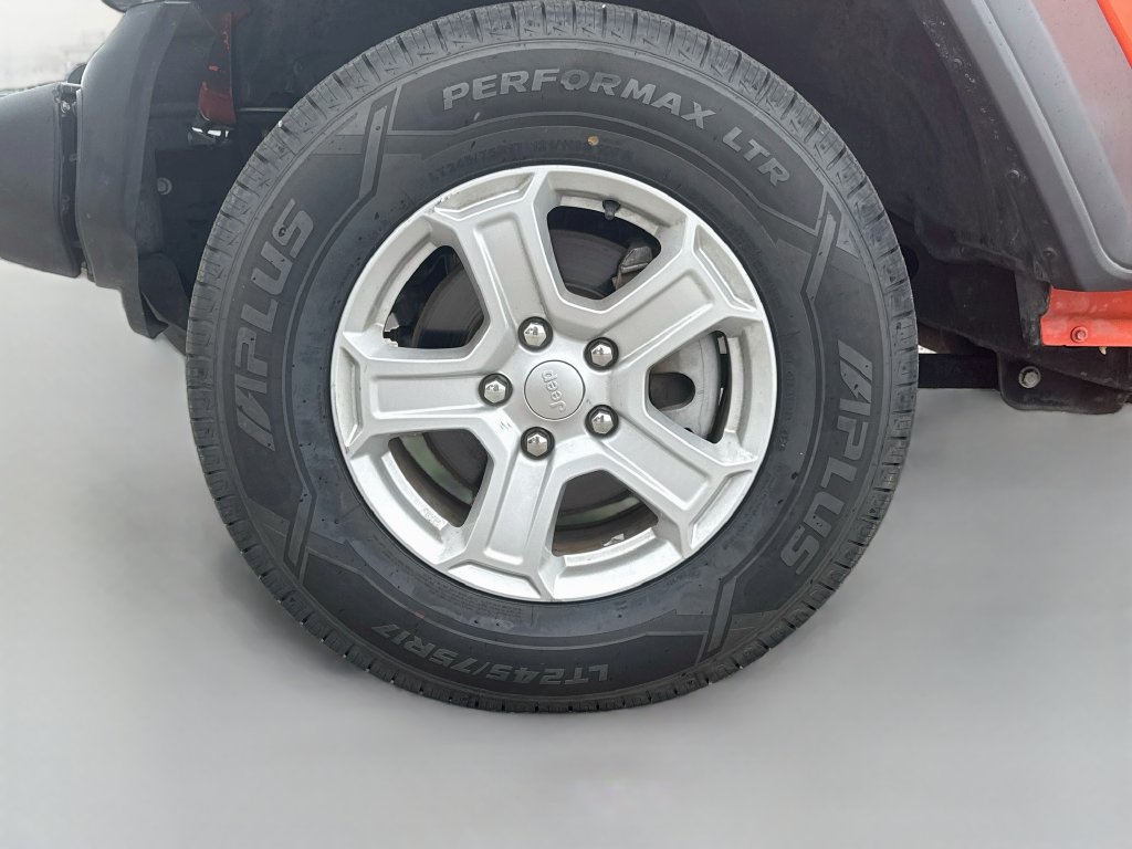 Used 2018 Jeep Wrangler Unlimited Sport S AWD/4WD image 24