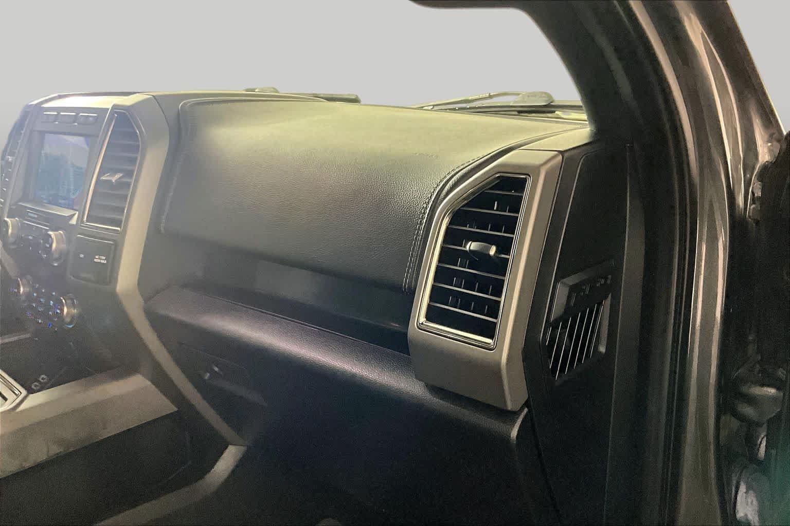 Used 2019 Ford F150 Raptor w/ Equipment Group 802A Luxury AWD/4WD image 18