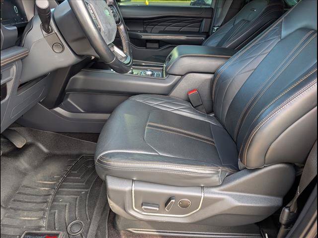 Used 2023 Ford Expedition Platinum AWD/4WD image 9
