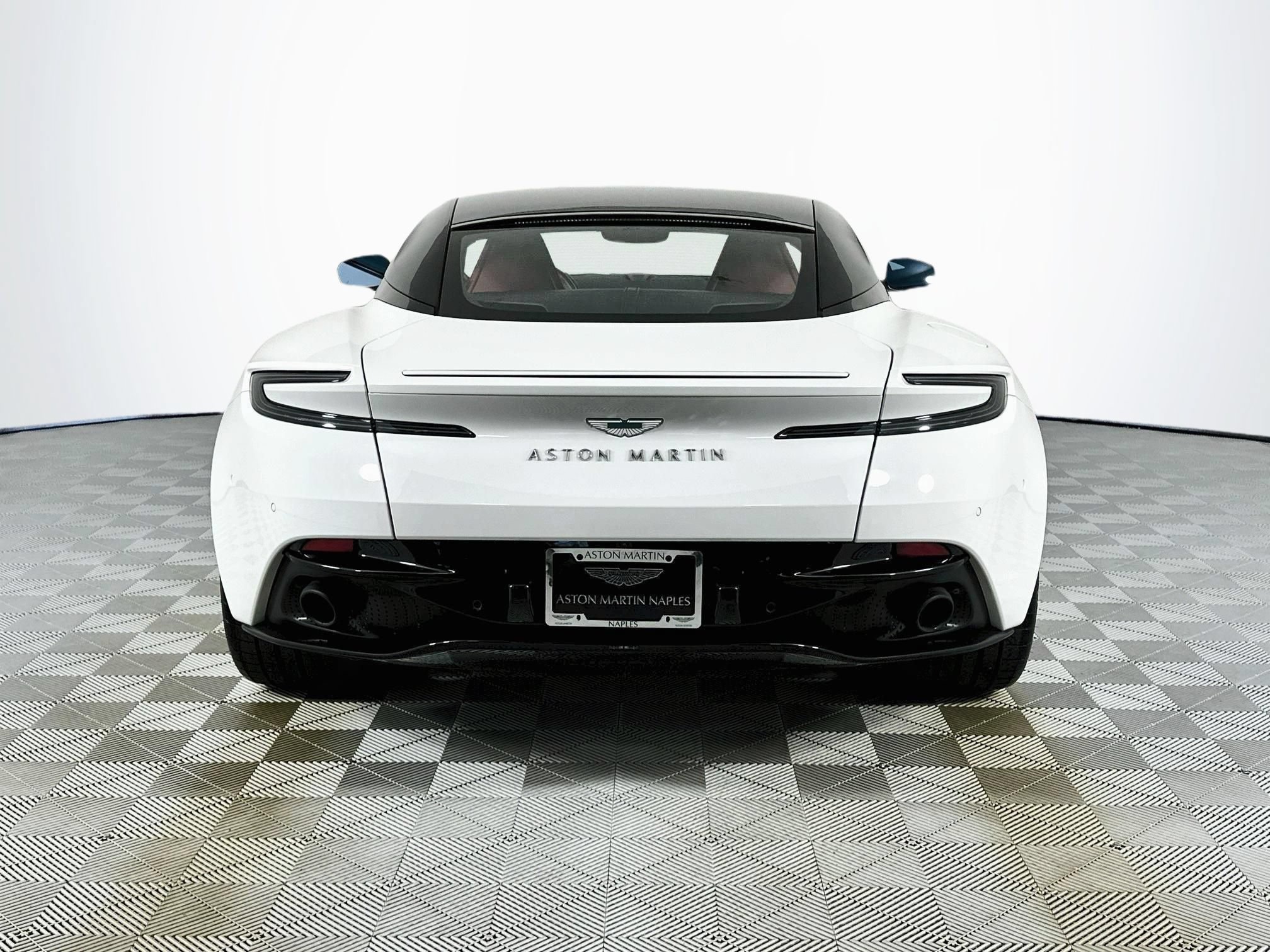 Used 2024 Aston Martin DB12 Coupe RWD image 16