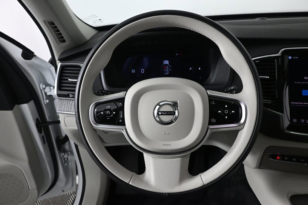 Used 2025 Volvo XC90 B5 Plus w/ Protection Package Premier AWD/4WD image 2