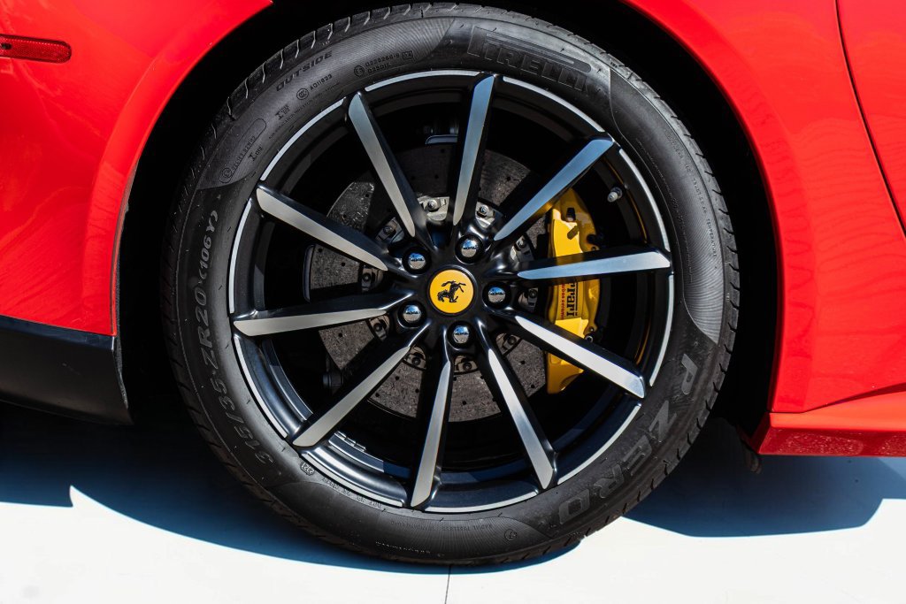 Used 2014 Ferrari F12 Berlinetta RWD image 60