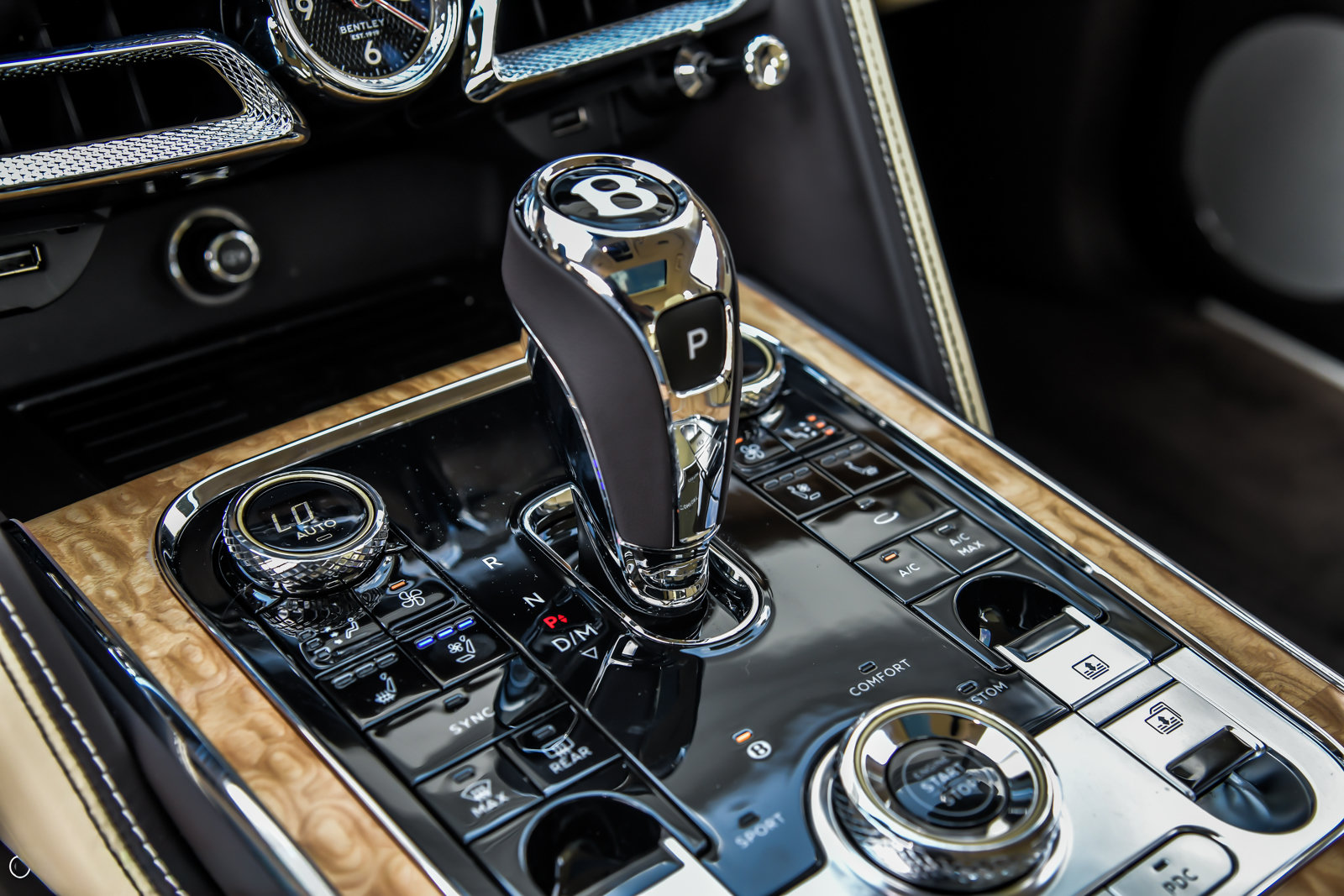 Certified 2021 Bentley Flying Spur V8 AWD/4WD image 37