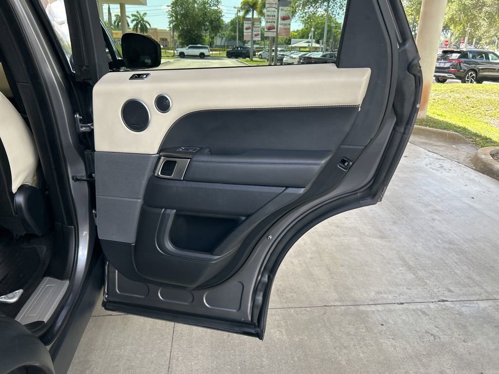 Used 2019 Land Rover Range Rover Sport Supercharged image 30