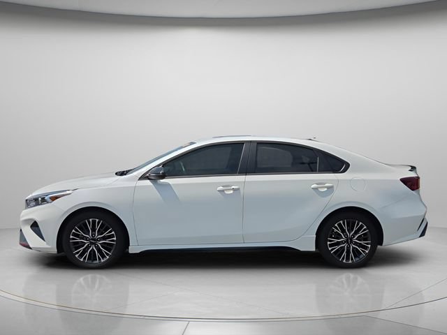 Used 2024 Kia Forte GT-Line w/ GT-Line Premium Package FWD image 3