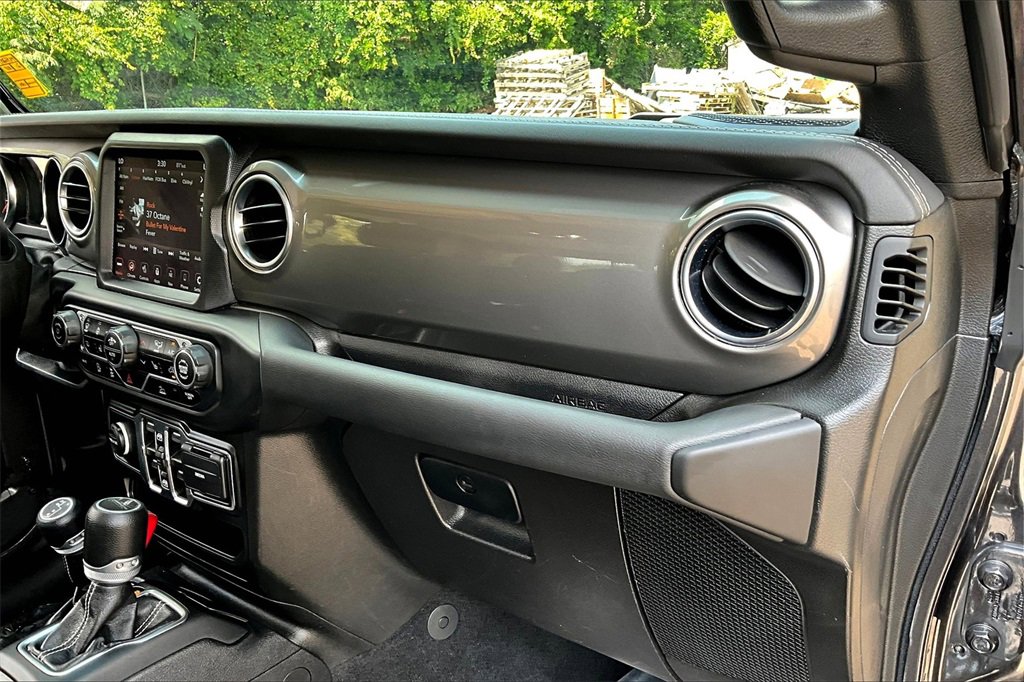 Used 2021 Jeep Gladiator Overland image 24