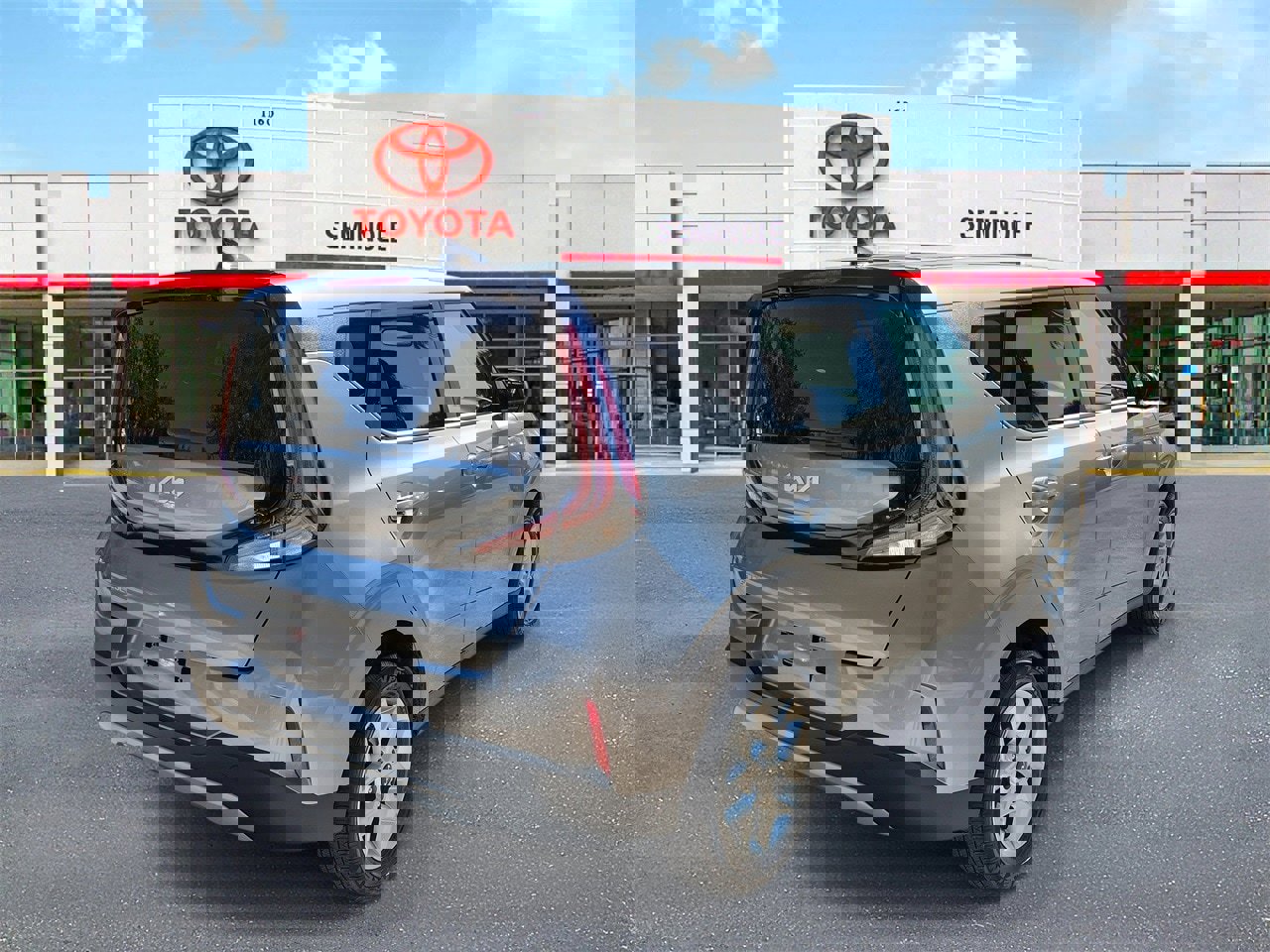 Used 2025 Kia Soul LX w/ LX Technology Package image 3