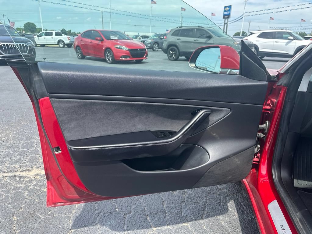 Used 2018 Tesla Model 3 Long Range RWD image 11