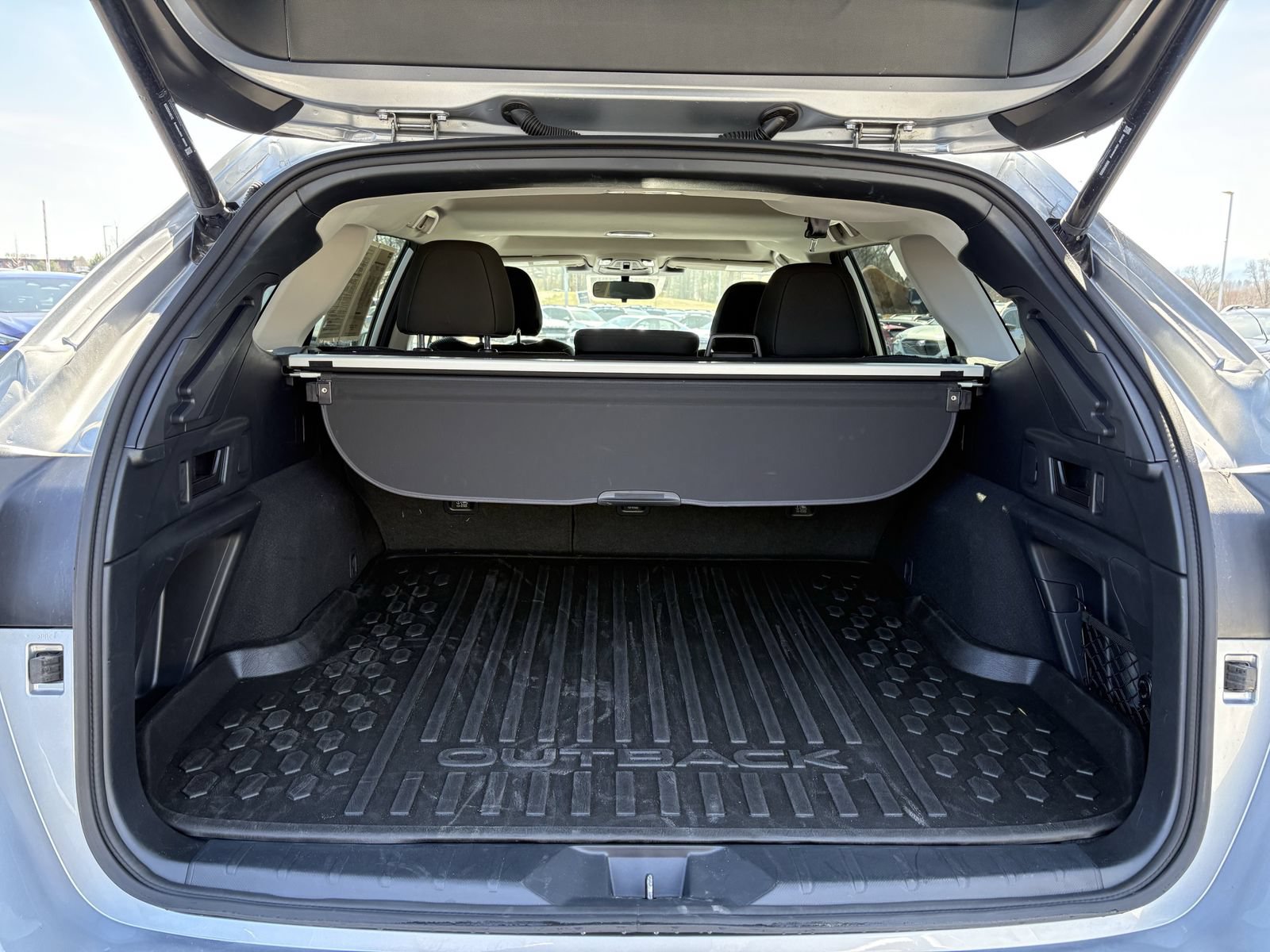 Used 2025 Subaru Outback Premium AWD/4WD image 12