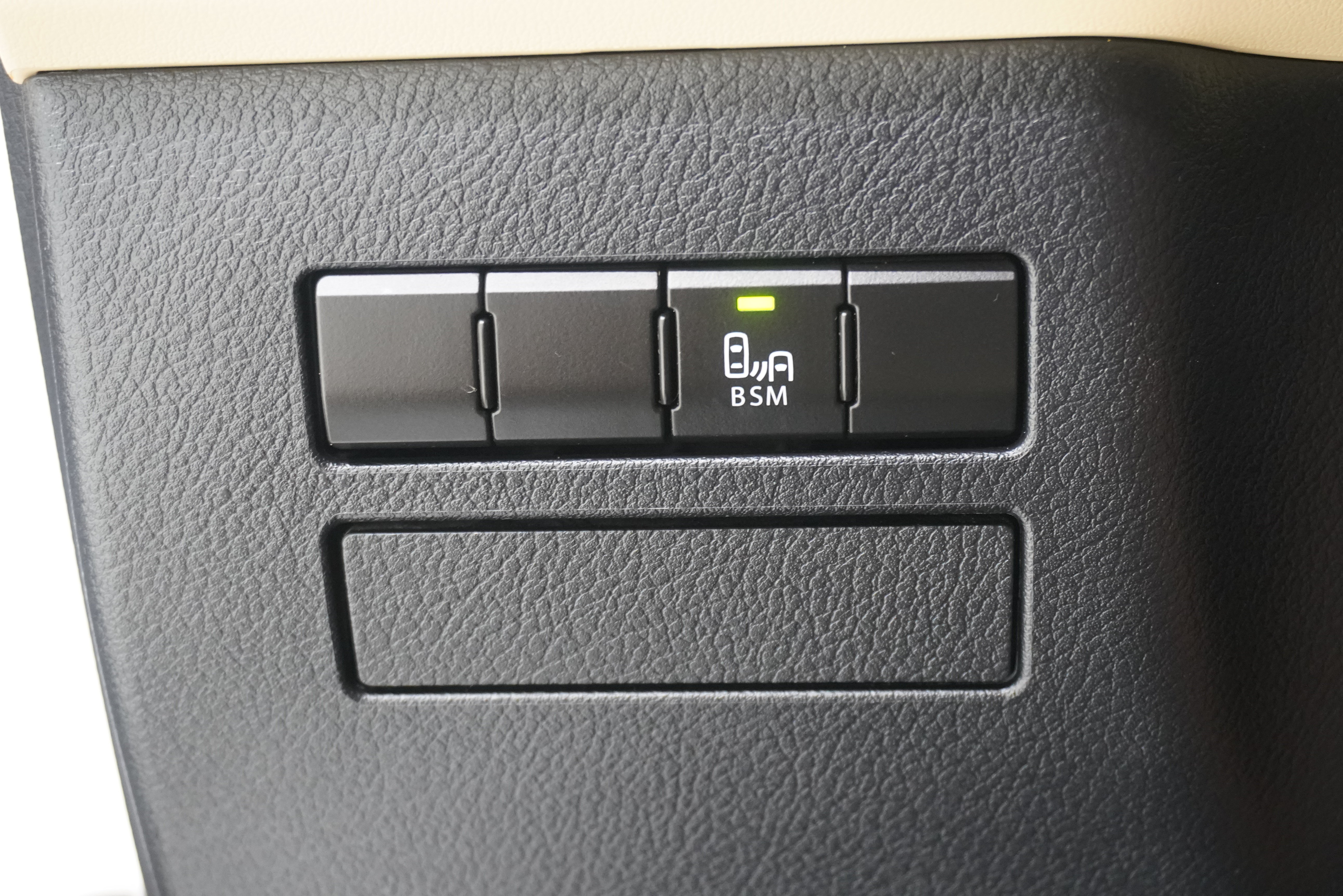 Used 2015 Lexus NX 200t FWD w/ Premium Package image 28