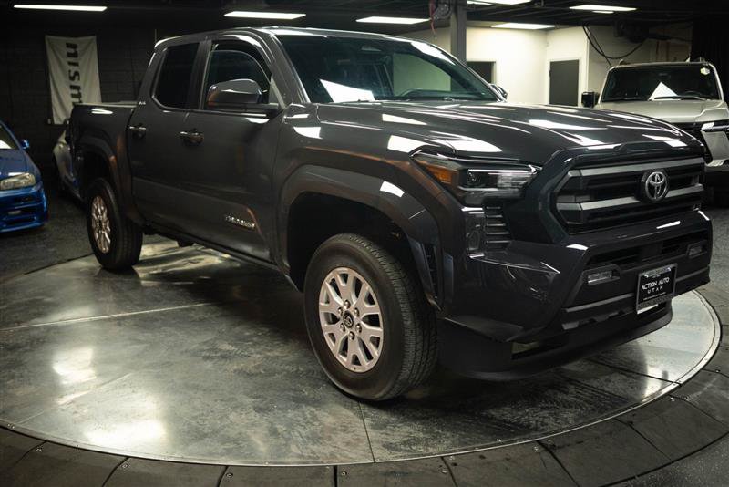Used 2025 Toyota Tacoma SR5 AWD/4WD image 5