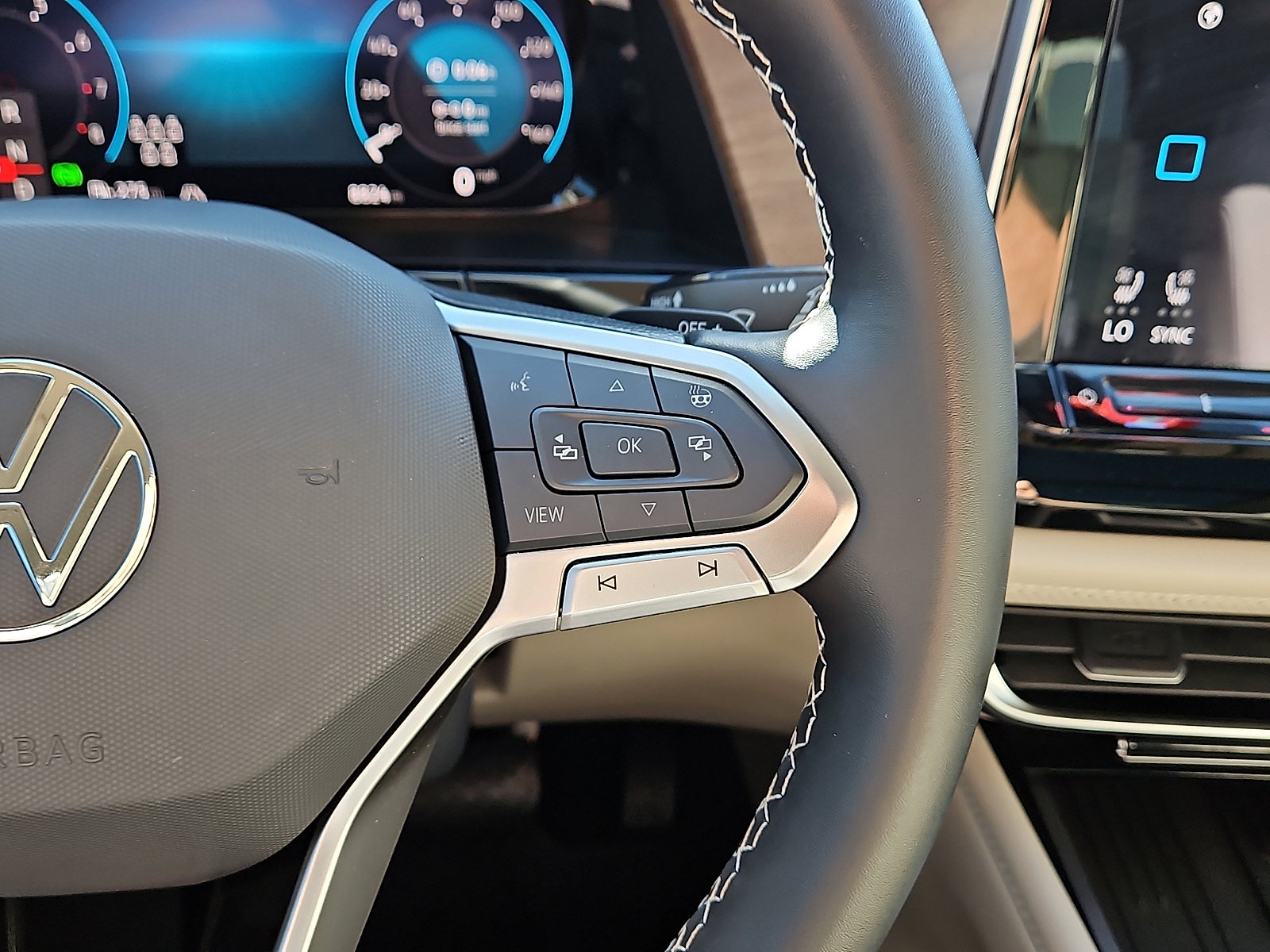 New 2025 Volkswagen Atlas SE image 19