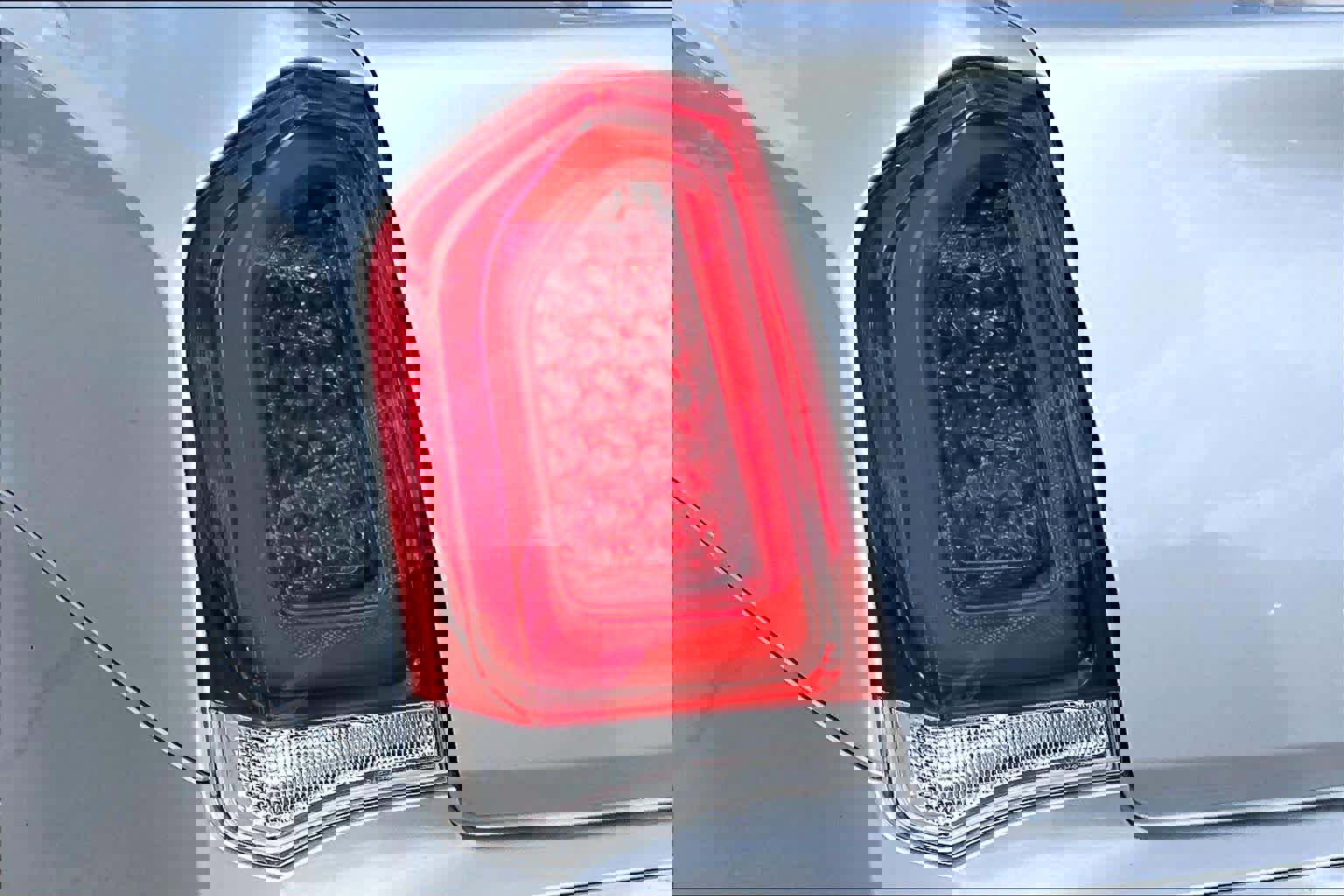 Used 2019 Chrysler 300 Touring L w/ Quick Order Package 22F image 28