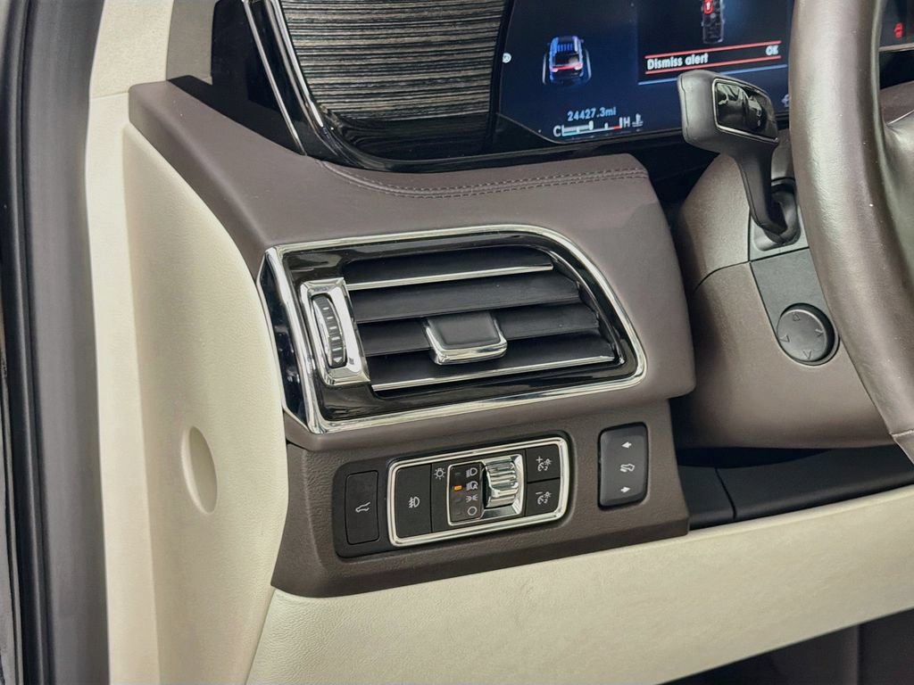 Used 2023 Lincoln Navigator L Black Label AWD/4WD image 10